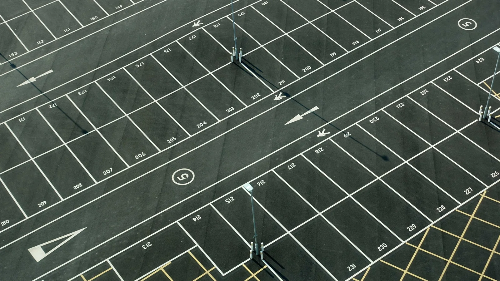 Dimenzije parking mesta u Srbiji: šta propis traži
